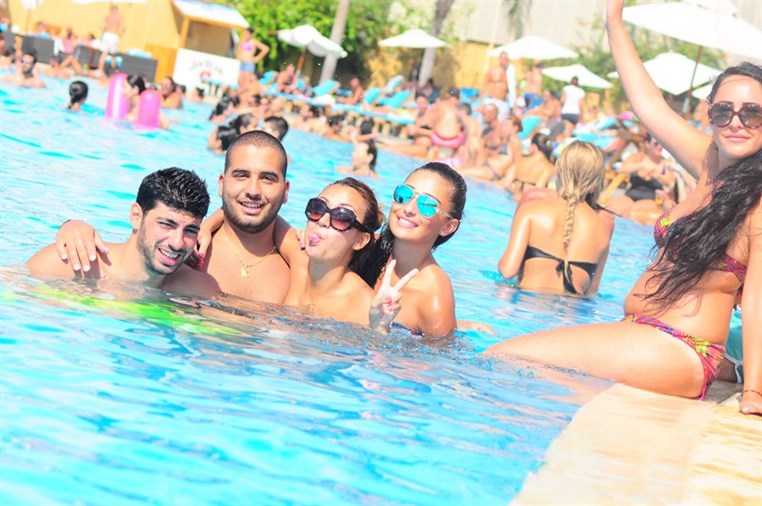 Cyan Sunday Club Lets Carnival